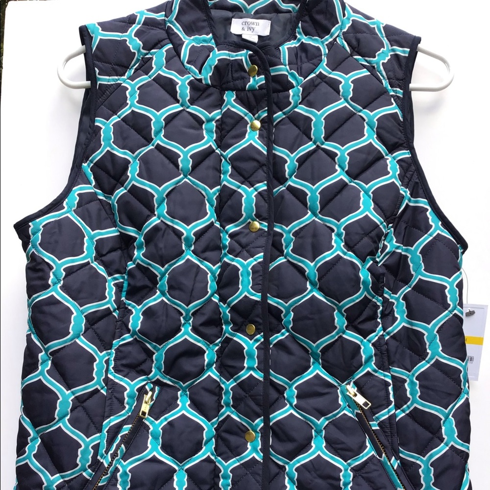 Crown & Ivy Women’s vest, size M.